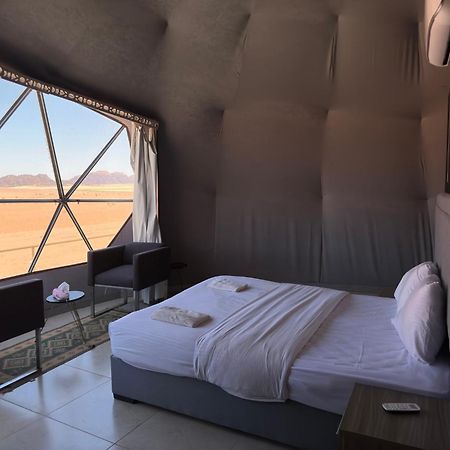 Holiday Inn Luxury Camp Wadi Rum Eksteriør billede