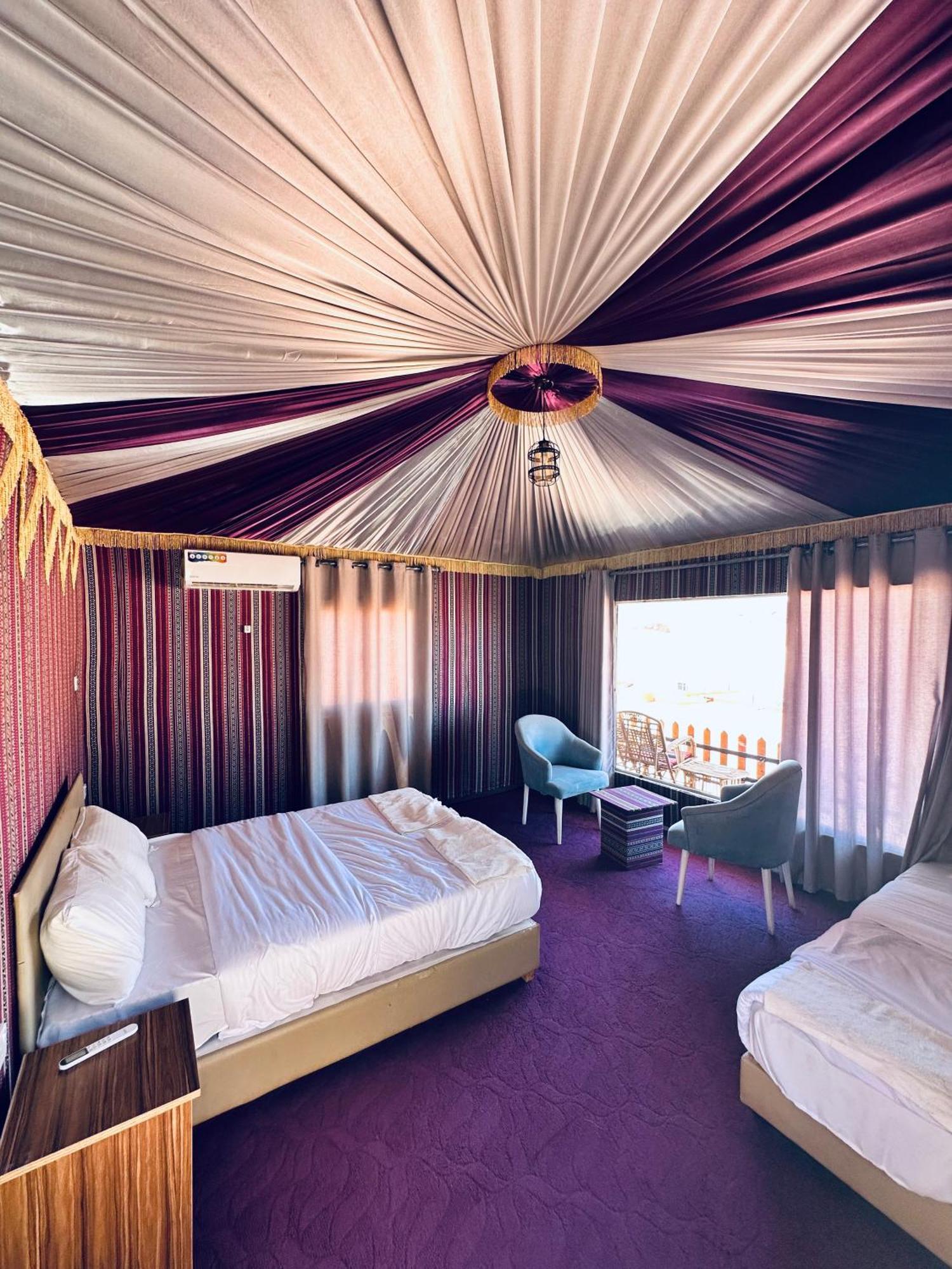 Holiday Inn Luxury Camp Wadi Rum Eksteriør billede