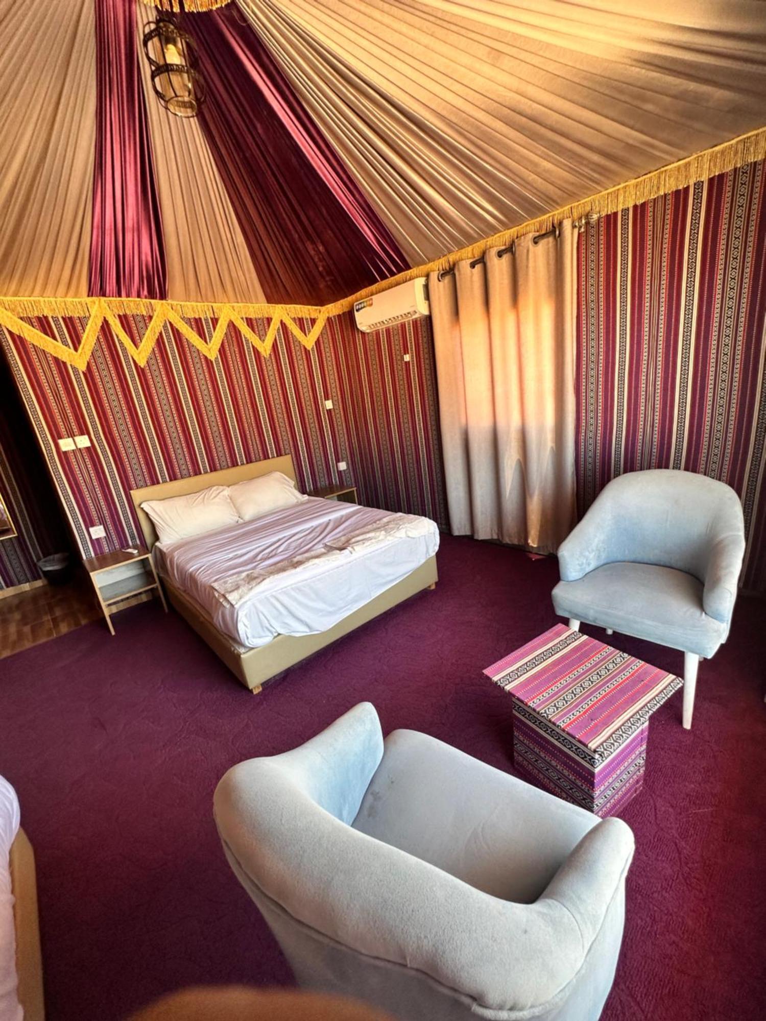 Holiday Inn Luxury Camp Wadi Rum Eksteriør billede